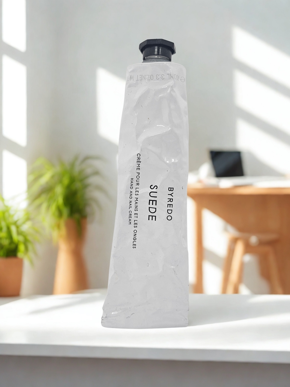 Byredo-Hand and Nail Cream/Slightly dented/90% of the product